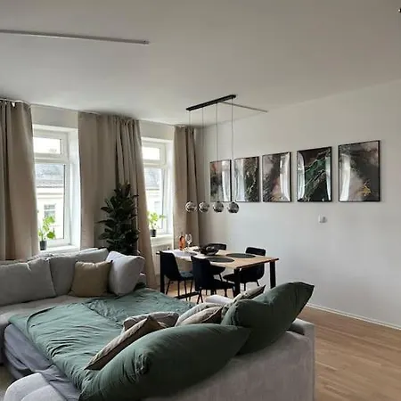 Apartman Luxus 2 Mit Stellplatz Und Balkon Lipcse