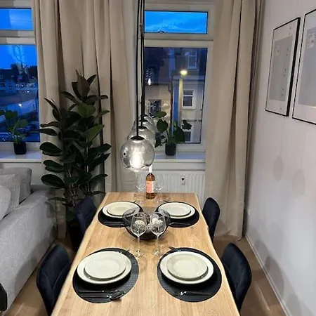 Luxus 2 Mit Stellplatz Und Balkon Lipcse