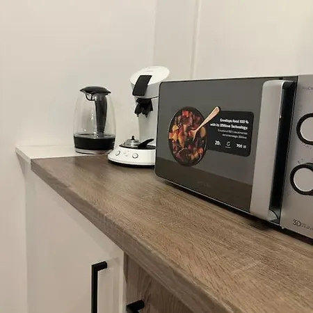 Luxus 2 Mit Stellplatz Und Balkon Apartman