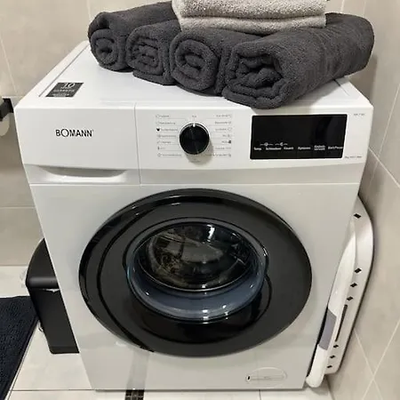 Luxus 2 Mit Stellplatz Und Balkon アパート